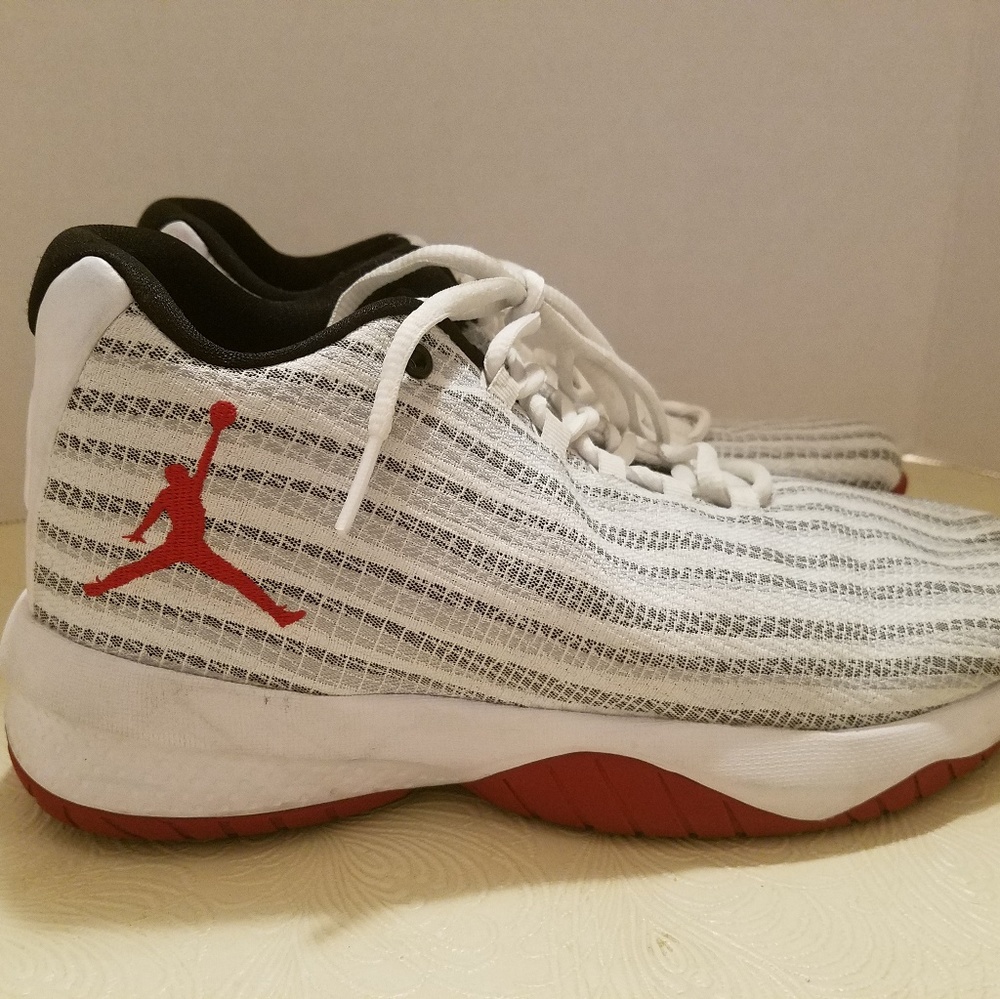 Air Jordan youth size 6y athletic shoes